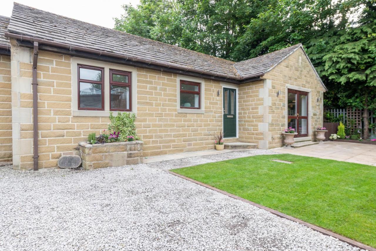 Large 2-Bedroom Bungalow Near Airedale Hospital, Keighley, Convenient Location With Parking Steeton Екстериор снимка